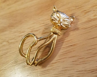 Vintage Sitting Cat Brooch Pin, gold tone brooch, cat pin, vintage brooch