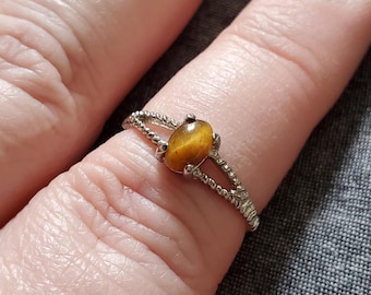 One Vintage Tiger Eye Ring, new with tags size 7 ring, silver plated ring, new old stock, genuine gemstone ring
