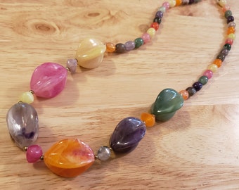 Vintage Plastic Faux Gemstone Beaded Necklace, 28 inch vintage necklace, rainbow necklace, chunky necklace, statement necklace