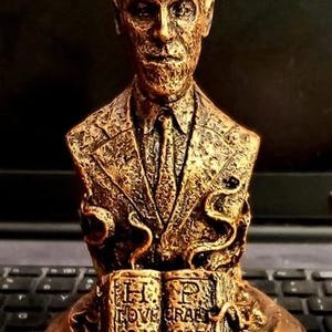H.P. Lovecraft Büste