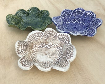 Lace Soap Dish, Decorative Soap Dish, Kitchen Decor, Bath Decor, Vintage Lace Inlay Pottery, Housewarming Gift, Bar Soap Dish