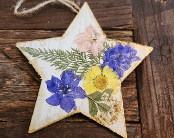 Country Charm Pressed Floral Star