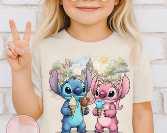 Disney Stitch och Angel Snacking T-shirt, Magic Kingdom födelsedagspresent till flicka, Disney matchande familjeresa T-shirt, Här för snacksen T-shirt