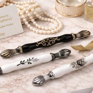 Handgefertigter Porzellanschrank Knauf, Antik Gold Floral Knauf, Vintage Schubladengriff, Cottagecore Küchendeko