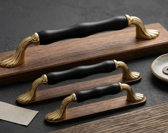 Handgemachter Porzellanschrank Knauf, Antiker Gold Blumen Schubladenknauf, Vintage Knauf