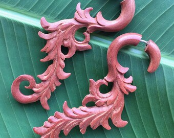 VINE Fake Gauge Earrings - Natural Tribal Jewelry - Hand Carved Tan Saba Wood - Hanging Flowers