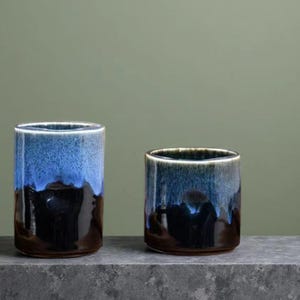 Taza de cerámica esmaltada hecha a mano, taza de viaje de cerámica con media tapa, taza de cerámica artesanal, apta para microondas y lavavajillas.