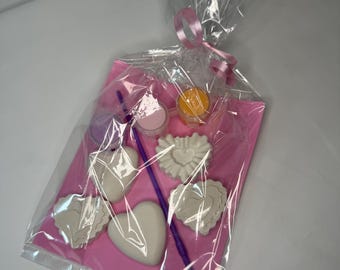 Plaster Painting Figurines Kit – Valentine’s Day Special