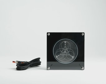 Aurora’s Echo – przenośny generator częstotliwości miłości 528 Hz | Urządzenie do uzdrawiania emocjonalnego i intencji