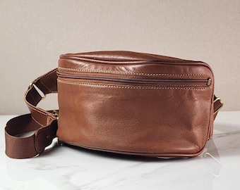 Vintage COACH ~ Canteen Waist Pouch Style No. 0515 in British Tan | Leather Fanny Pack | Made in the United States