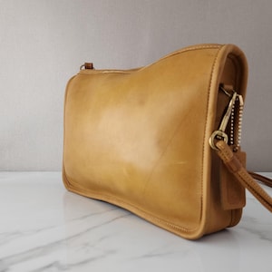 Vintage COACH ~ Basic Bag No. 9455 in Saddle! Made in New York