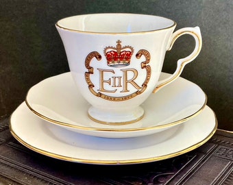 Queen Elizabeth Silver Jubilee Set - Bone China Cup Saucer and Plate - Queen Elizabeth Souvenir - Bone China - Mint Condition