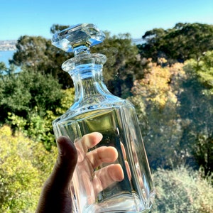 Baccarat «Perfection » Decanter - Crystal Decanter with Stopper - Made in France