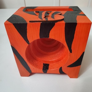 Amplificador de teléfono móvil de madera hecho a mano