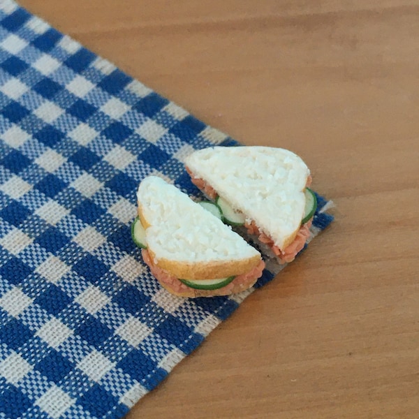 Dollhouse miniature- Sandwich au thon et concombre