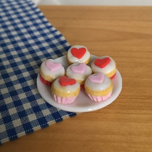 Dollhouse miniature- Valentine heart cupcakes
