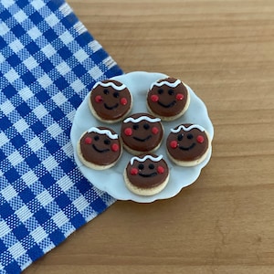 Dollhouse miniature- Gingerbread face cookies