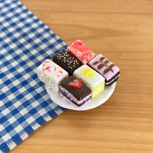 Miniature de maison de poupée - Sélection de tranches de gâteau