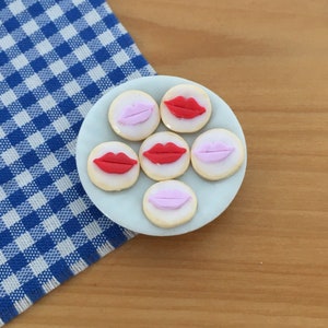 Dollhouse miniature- Lips cookies