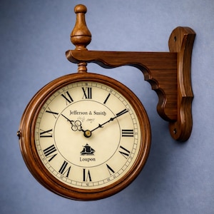 Doppelseitige Wanduhr aus Holz | Vintage Stil 1960er Jahre Bahnhofsuhr | Dekor: Bauernhaus & Home Decor