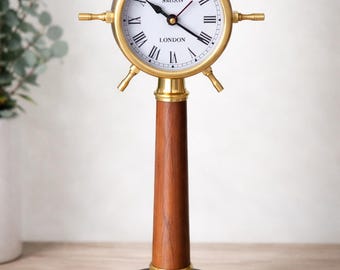 Zegar stojący z kołami okrętowymi w stylu marynistycznym z mosiądzu: Drewniany zegar biurkowy – wystrój domu i biura w stylu vintage w stylu marynistycznym