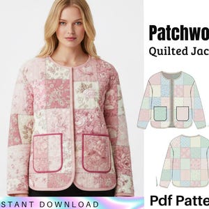 Op de afbeelding: Roze patchwork gewatteerde jas met bloempatronen en twee voorzakken. De jas heeft een ronde halslijn en is open aan de voorkant. De afbeelding bevat ook een diagram van de jas en de woorden "Patchwork Quilted Jacket" en "Instant Download".