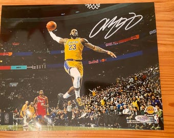 パット・ライリーのサイン入り8x10 NBAバスケットボールLAレイカーズ