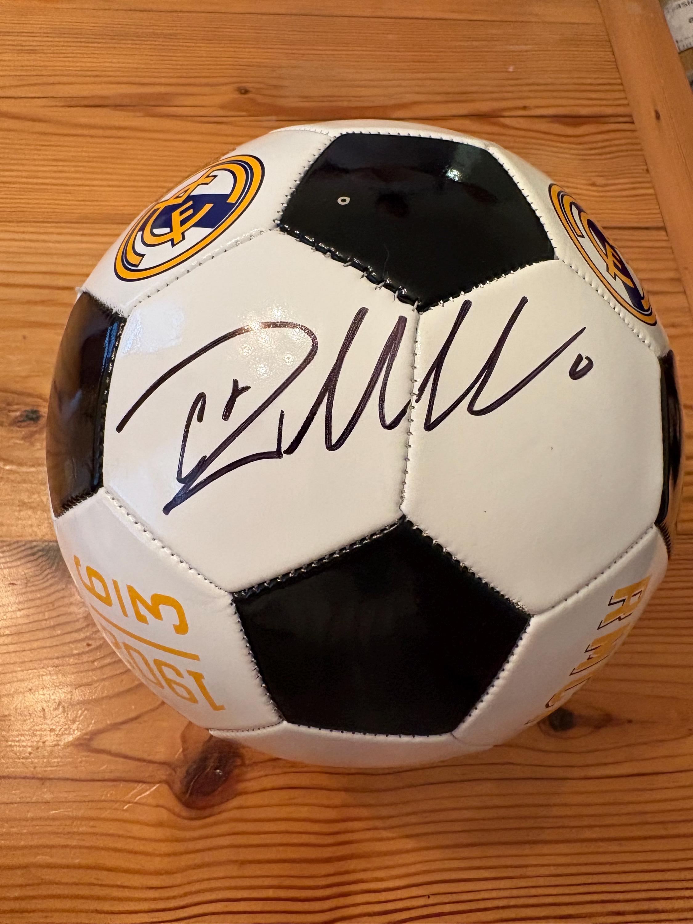 Cristiano ronaldo signed ball - Etsy 日本