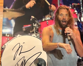 David Grohl and Taylor Hawkins Autographed 8x10 Photo with COA