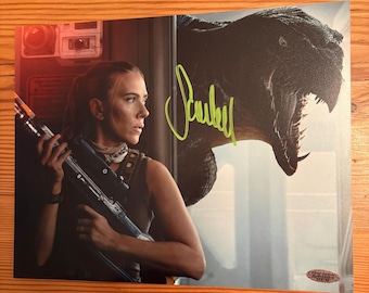 Scarlett Johansson Autographed 8x10 Photo with COA