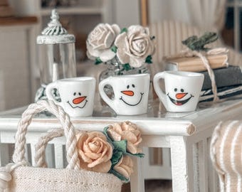 Tazas miniatura de muñecos de nieve para casa de muñecas, decoración navideña de invierno