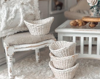 Cestas en miniatura 1:12 / Decoración de cabaña estilo shabby chic de granja / Mimbre de resina