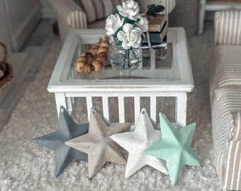 Casa de muñecas en miniatura de metal con forma de estrella, escala 1:12, decoración rústica de estilo campestre, más colores añadidos.
