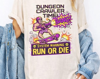 Camiseta Comfort Colors Dungeon Crawler Carl, camiseta Run or Die Dungeon Crawler, camiseta de fantasía para amantes de los gatos y geeks, merchandising literario