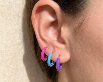 Clicker Hoop Earring in Colorful Enamel, 316L Surgical Steel Huggies for Sensitive Ears