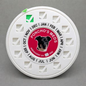 Customizable Magnetic Pet Medication Reminder Dial – Monthly Dosing Tracker