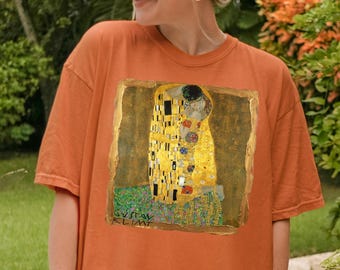 Gustav Klimt The Kiss Shirt, Art History Gift, Fine Art Tee, Aesthetic Clothing,  Nouveau Graphic, Unisex Museum Wear