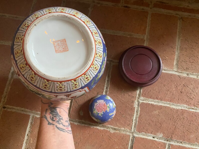 Vintage Macau Porcelain Enamel Hand Painted Urn Vase with lid with wooden base