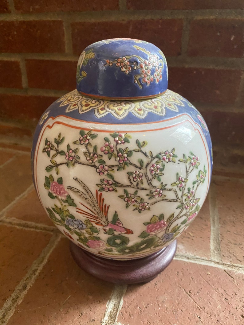 Vintage Macau Porcelain Enamel Hand Painted Urn Vase with lid with wooden base