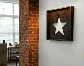 Rustykalna dekoracja ścienna z wycinaną gwiazdą z drewna – wystrój domu w stylu rustykalnym