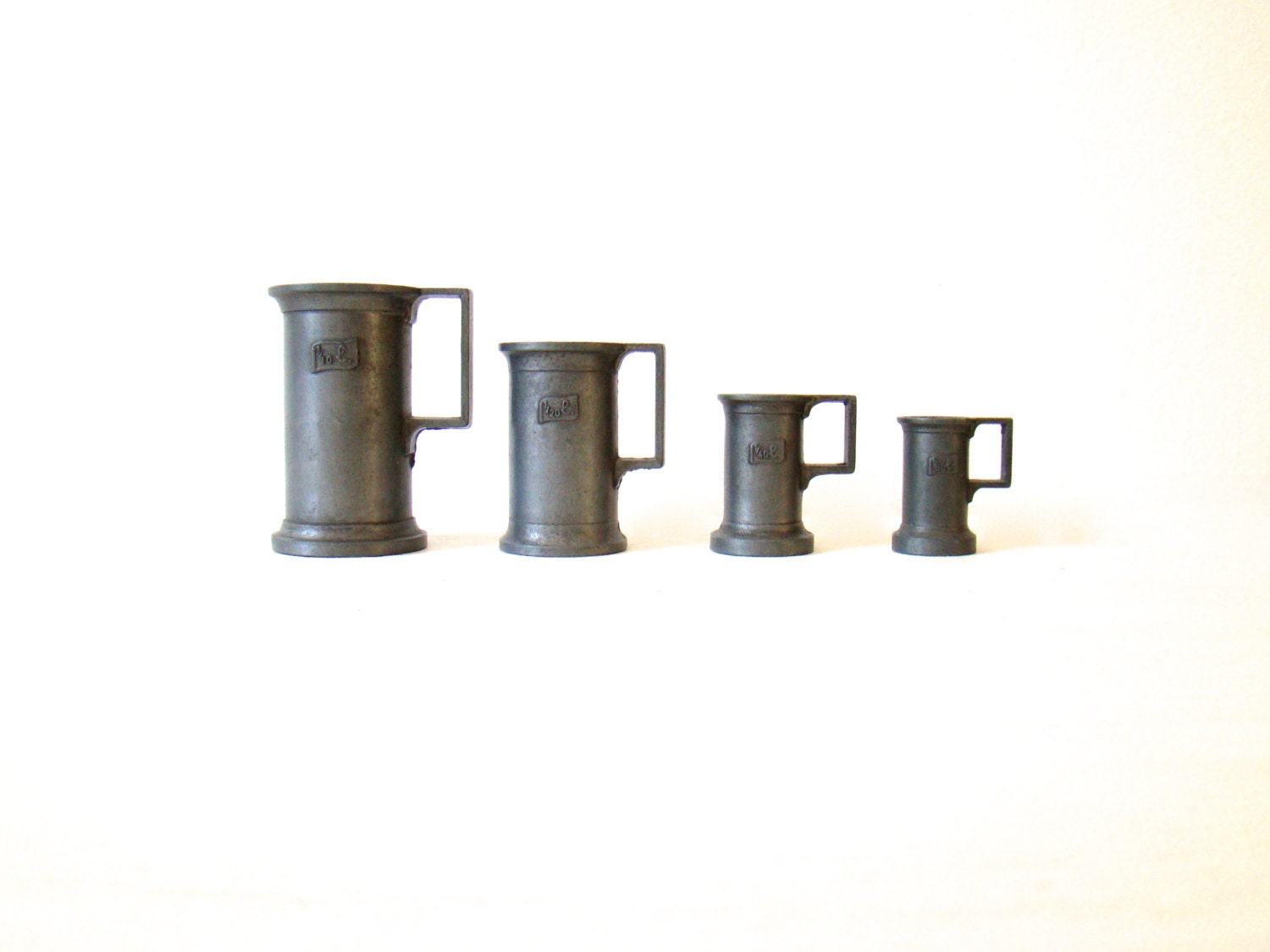 Mesures de Pub en Étain Italienne Vintage, Steins, Vintage 4 A Obtenu Son Diplôme Mesure Définie Cho