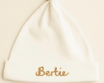 Personalised Baby Hat with Name – Hand Embroidered Knotted Newborn Hat – 0-3m – White Cotton
