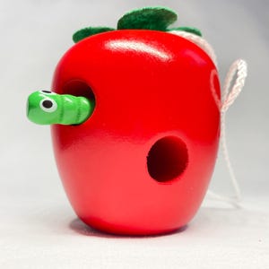 Seil-Schnürspiel mit rotem Apfel | Intelligenztestspiel | Holzbausatz | Denkspiel mit Seil für Kinder | Knobelspiel aus Holz | Denkspiel mit Seil