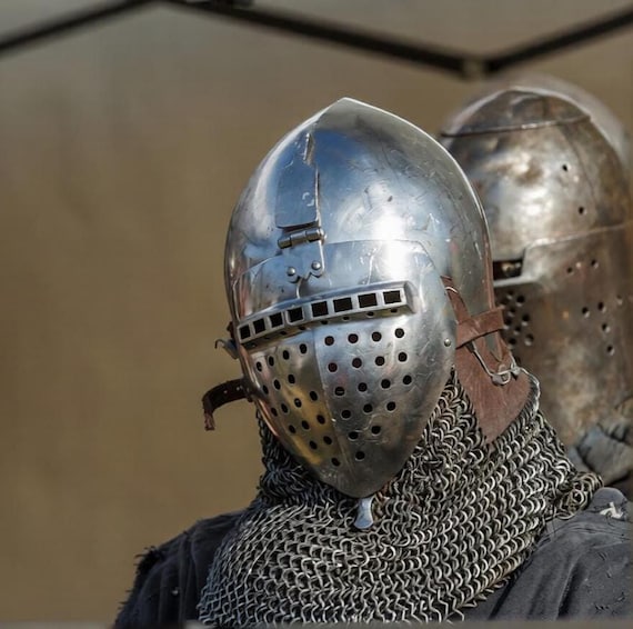Bascinet Hounskull Visor (Hundsgugel) – Late Medieval Combat Helmet With Chainmail