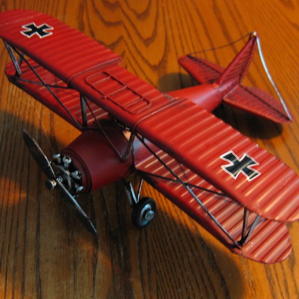 Red BARON Bi-plane with  Iron Cross Albatross D-III metal airplane model from WWI Germany