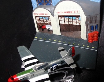 Diorama 1/64 Scale POCKET DIORAMA WW2  75th Anniversary of D-Day "Securing the skies over Europe"  P51 Mustang