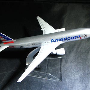 AMERICAN AIRLANES Boeing 757--200 Detailed Diecast Metal Model Passenger Jet Airplane-  Licensed by Boeing.