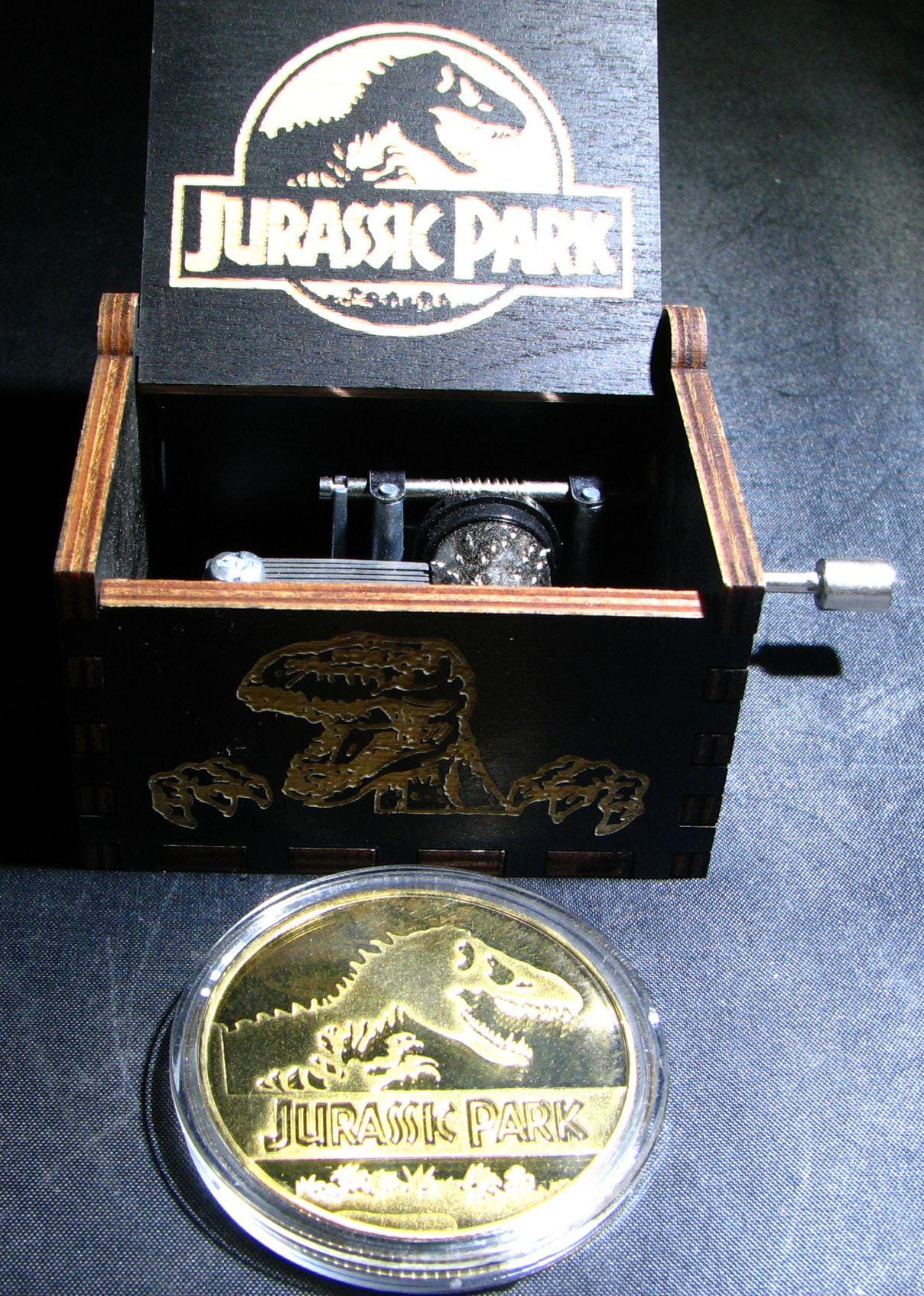 ジュラシック・パーク バンドル ミニオルゴールと金メッキ記念コイン