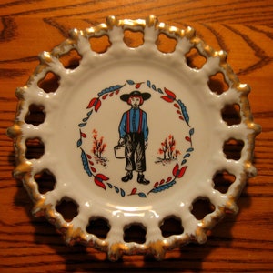 Vintage Souvenir Plate AMISH BOY carrying a Bucket