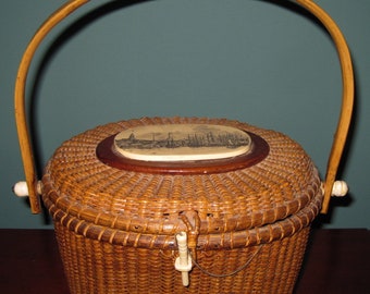 Beautiful  NANTUCKET BASKET w/Stephen Barlow Nantucket Harbor Scene.  Vintage Heirloom.